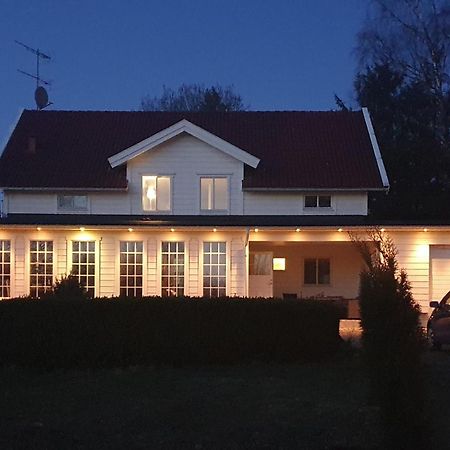 Landvetter Airport B&B And Parking Härryda Eksteriør billede